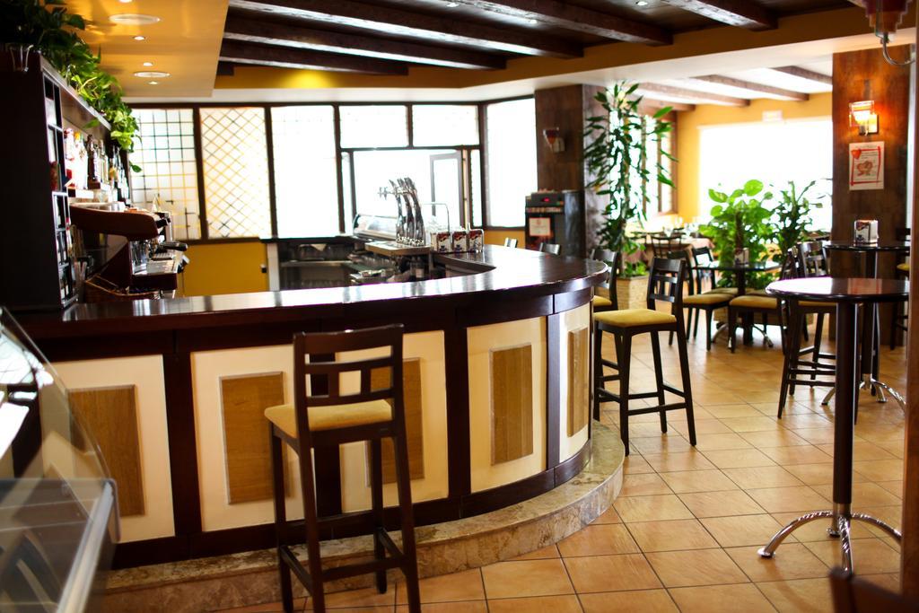 Hotel Rocio บียาฟรังกา เด กอร์โดบา ภายนอก รูปภาพ