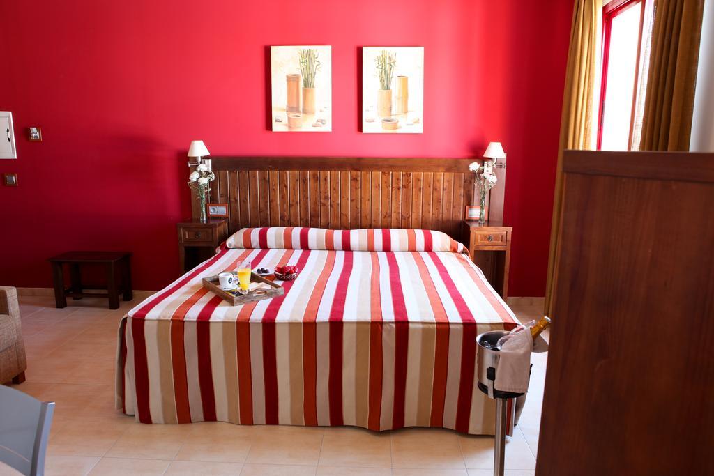 Hotel Rocio บียาฟรังกา เด กอร์โดบา ภายนอก รูปภาพ