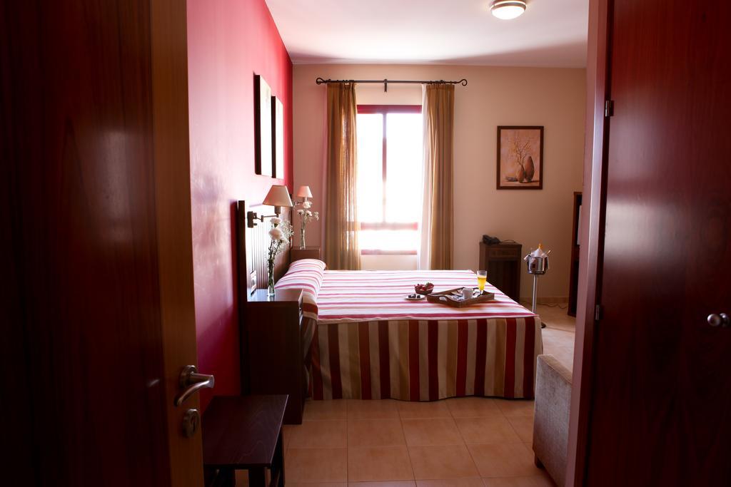 Hotel Rocio บียาฟรังกา เด กอร์โดบา ภายนอก รูปภาพ