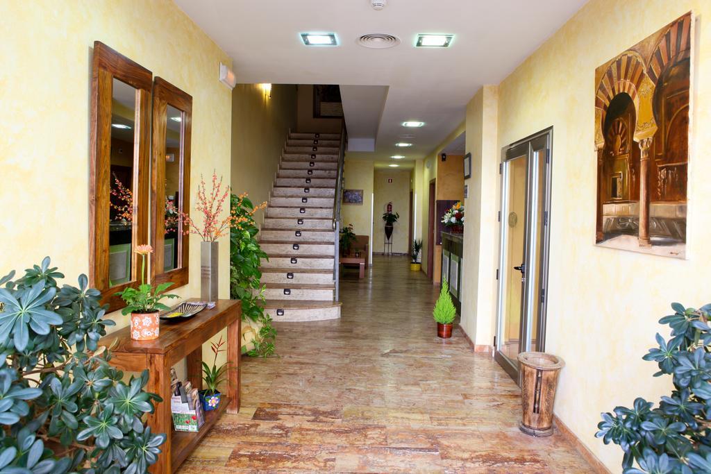 Hotel Rocio บียาฟรังกา เด กอร์โดบา ภายนอก รูปภาพ
